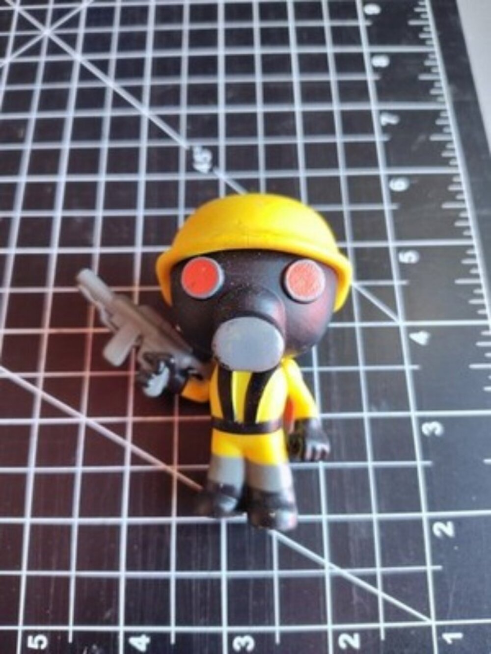 Phat Mojo 3" Hazmat Torcher Roblox Piggy Mini Figure
